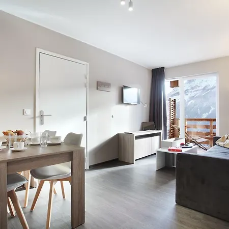 Apartahotel Résidence Odalys Le Village De Praroustan Pra Loup