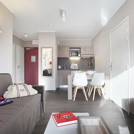 Apartahotel Résidence Odalys Le Village De Praroustan 4*